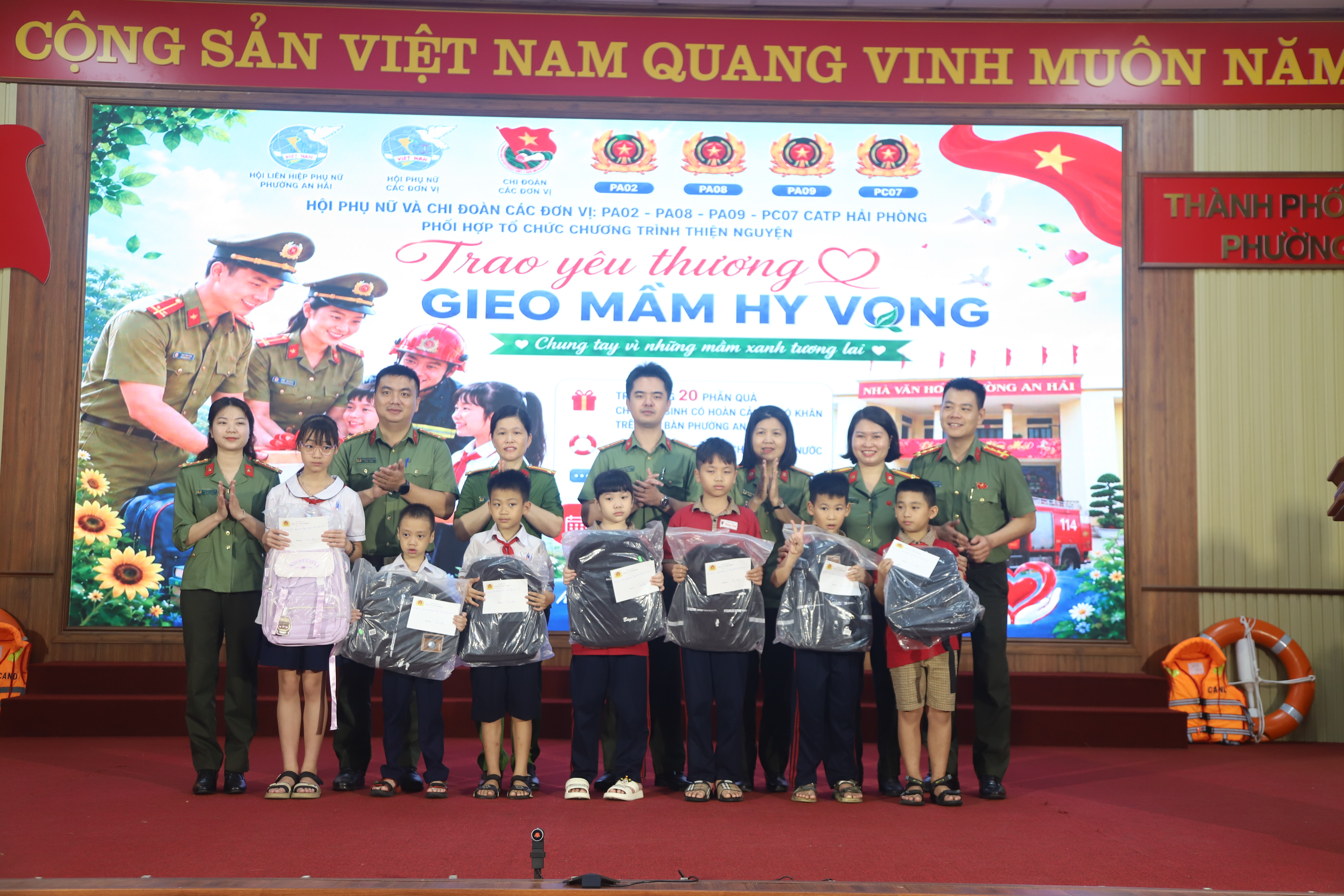 “Trao yêu thương - Gieo mầm hy vọng”, đồng hành cùng trẻ em khó khăn phường An Hải